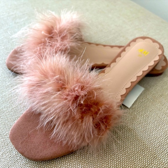 H&M Shoes - H&M Feathered Mules Slippers NWT Mauve Fluffy Sueded Low Heel Romance Boudoir 38